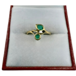 Anillo Emerald Twist Elegance